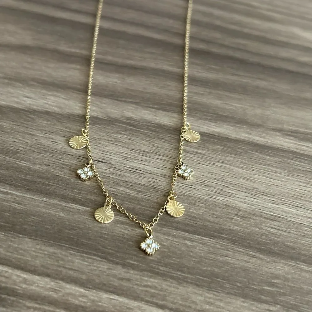 Diamond flower Necklace Q336